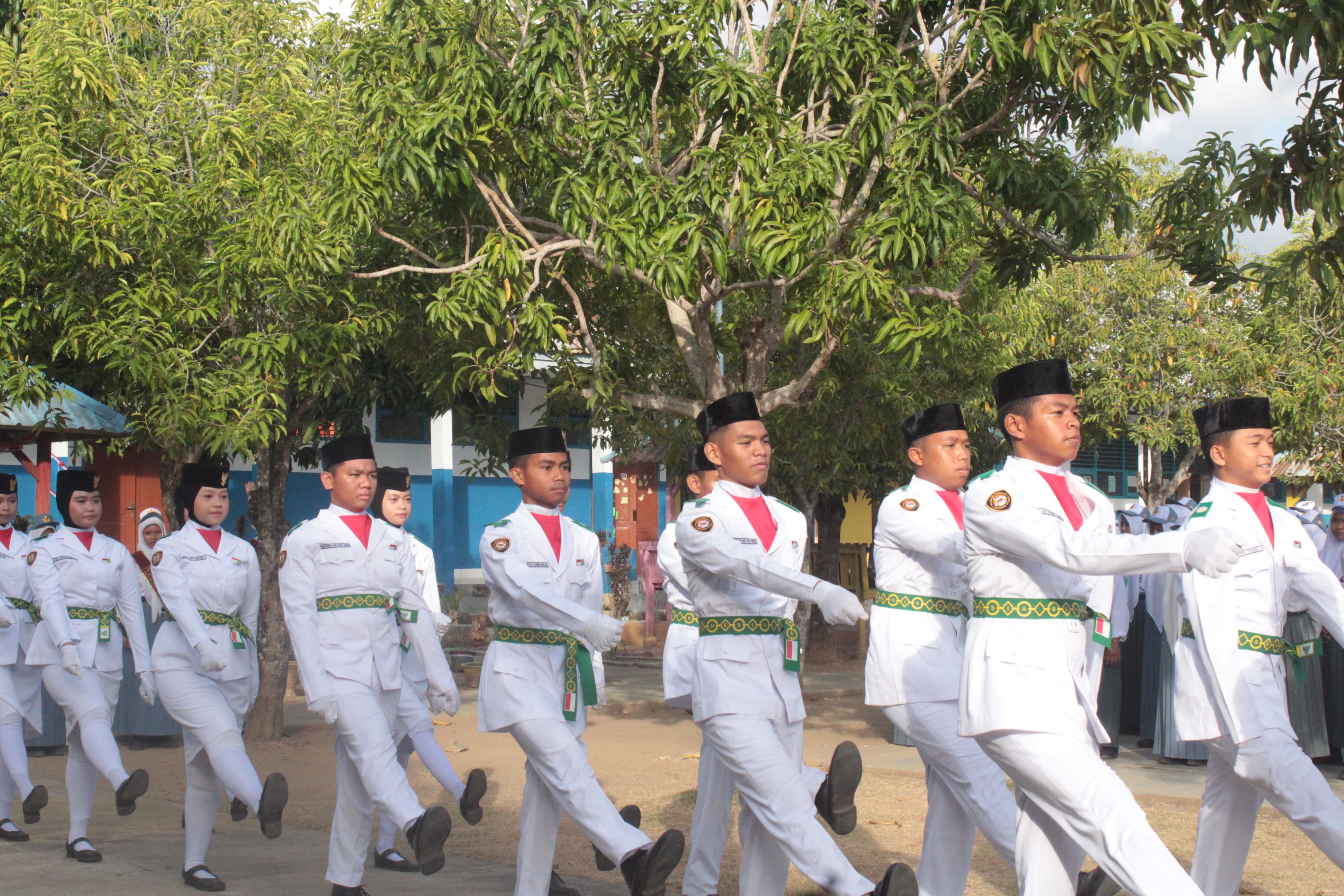 SMAN 3 Bombana Gelar Upacara Penyambutan Purna Tugas Paskibra